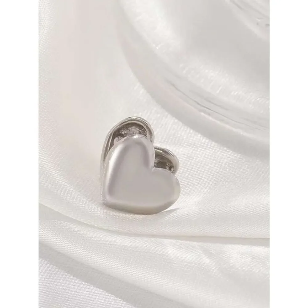 Silver Heart Ear Cuff A1743